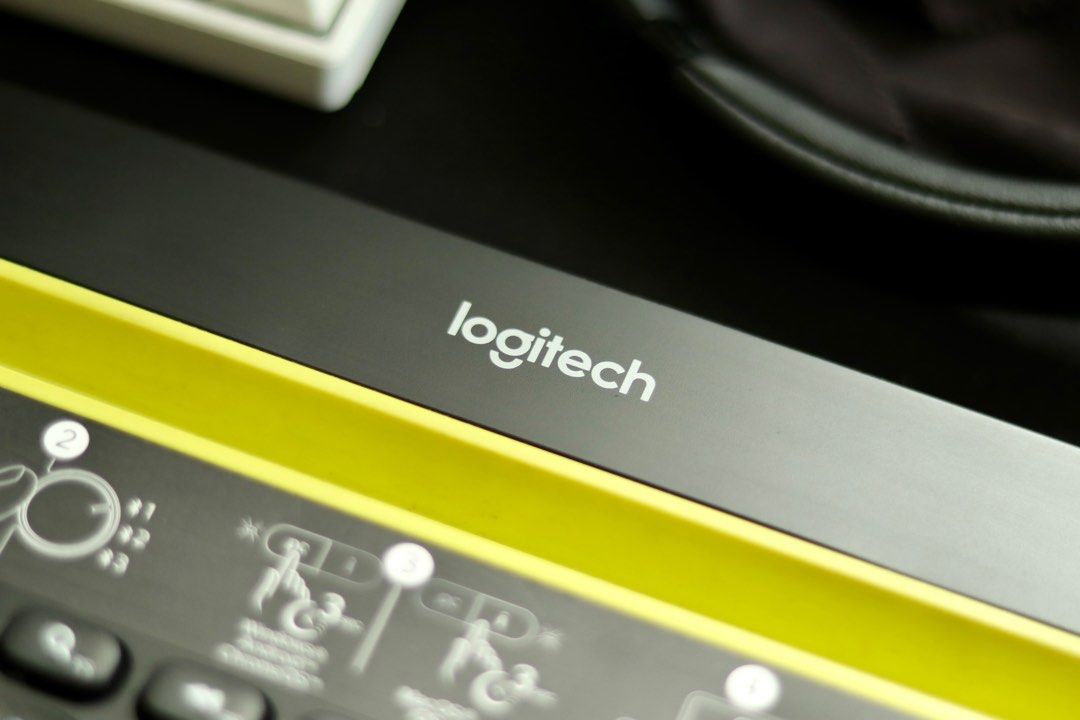 Logitech B80 Logitech 4K80 Bluetooth Keyboard, Computers & Tech, Parts & Accessories ...
