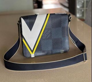 Louis Vuitton Duo Messenger Bag, Luxury, Bags & Wallets on Carousell