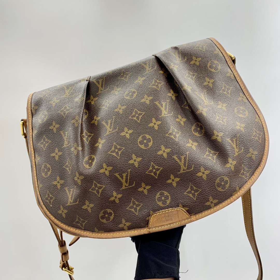 Auth LOUIS VUITTON Monogram Menilmontant M40473 Crossbody Bag With date  code, Luxury, Bags & Wallets on Carousell