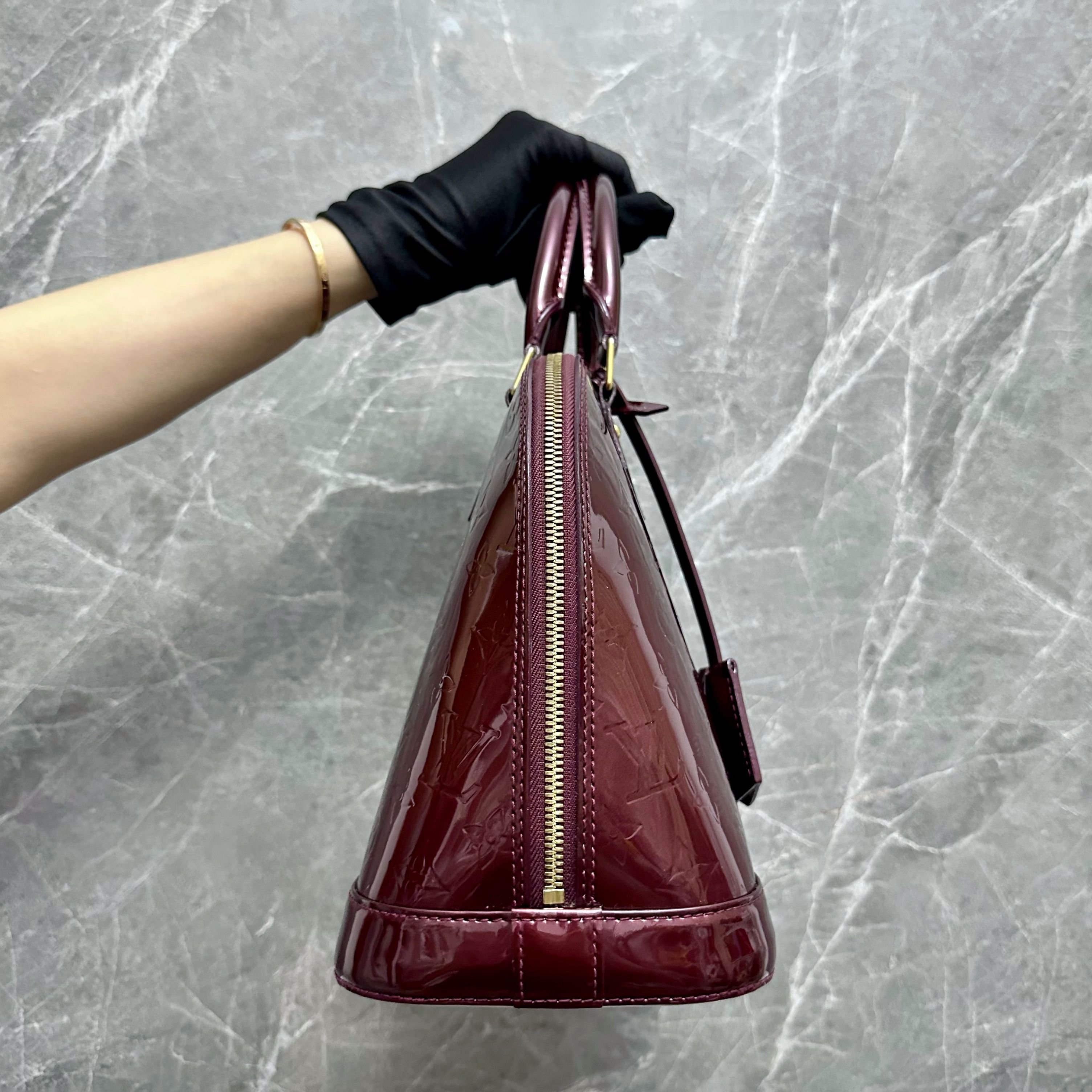 Alma patent leather handbag Louis Vuitton Burgundy in Patent leather -  35319442