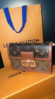 LV DAUPHINE CHAIN WALLET M68746 in 2023  Wallet chain, Small messenger  bag, Large shoulder bags