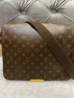 Tas Louis Vuitton AR2189 Masenger Bags, Fesyen Pria, Tas & Dompet , Tas  Kantor di Carousell