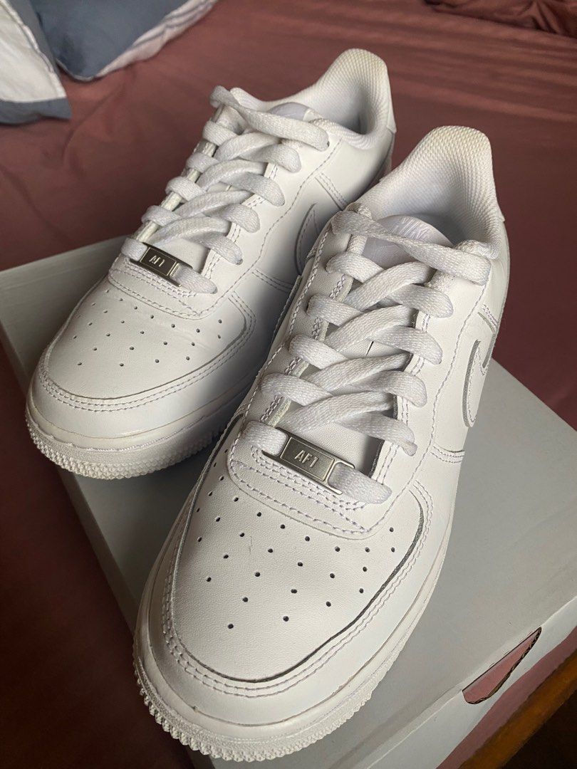 Air force 1 hotsell womens size 7