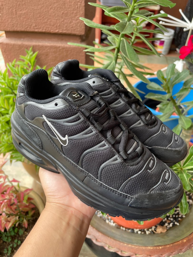 Preschool air max plus hotsell black