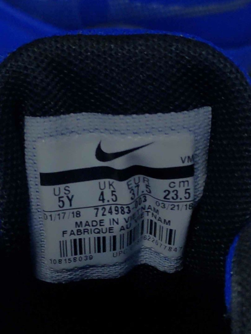 Nike Air Max Sequent (Category: Sneakers) located in San Isidro. Submitted by declutterwithsienna (Listing ID 1249253423, Image 2). Description: .