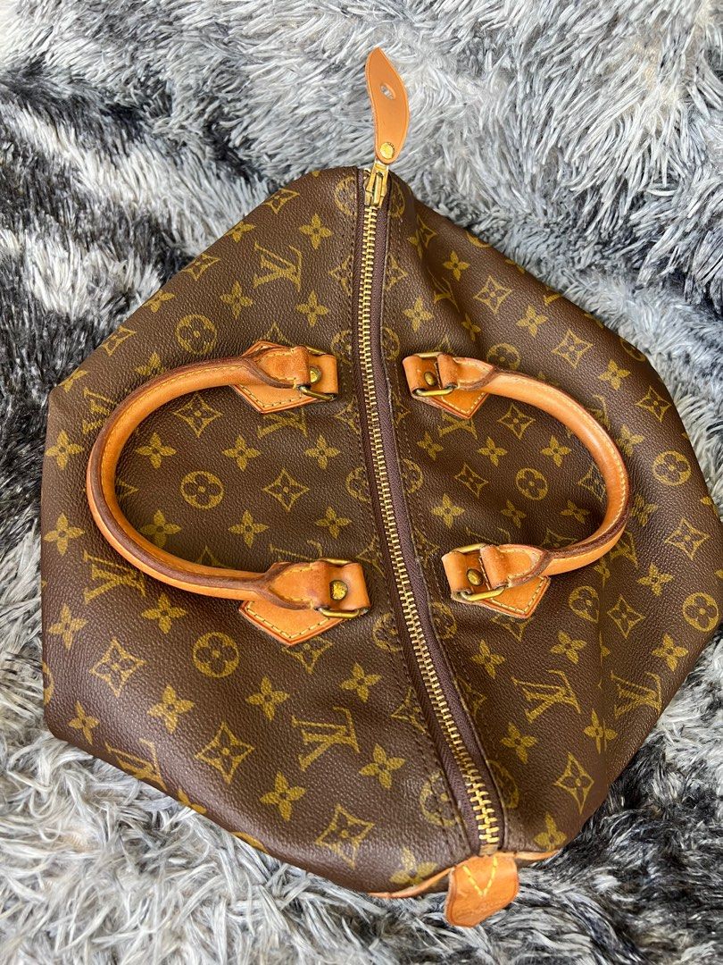 Authentic Preloved Lv epi speedy 35, Luxury, Bags & Wallets on Carousell