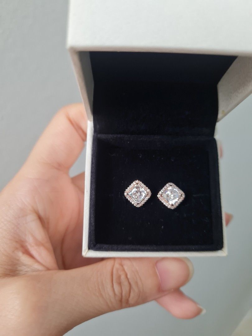 Square sparkle outlet halo stud earrings