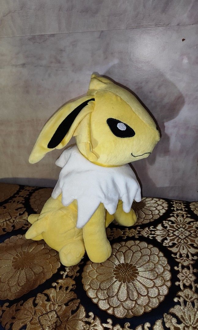 Pokemon Eevee Collection Jolteon Plush Toy