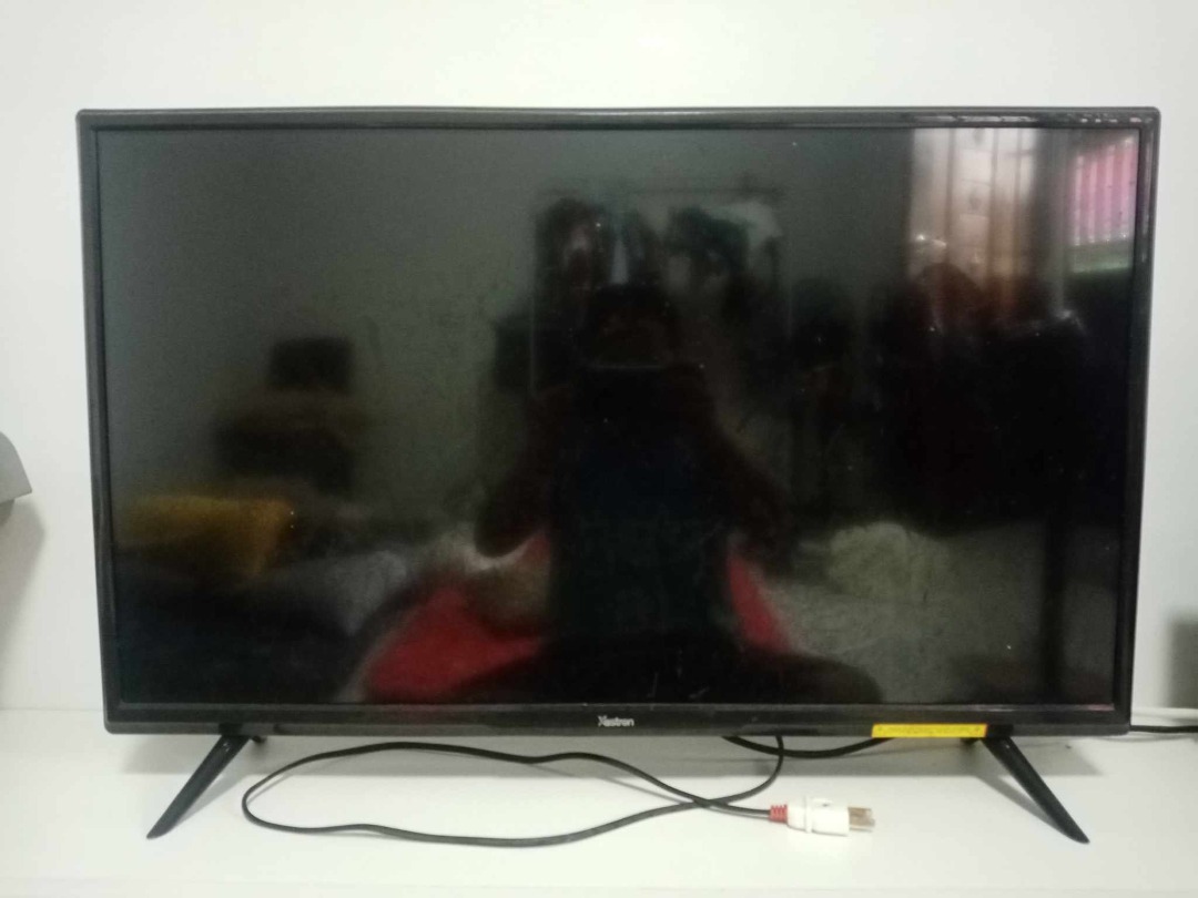 Preloved Astron 32inches LED TV with TV Black box and accessories on