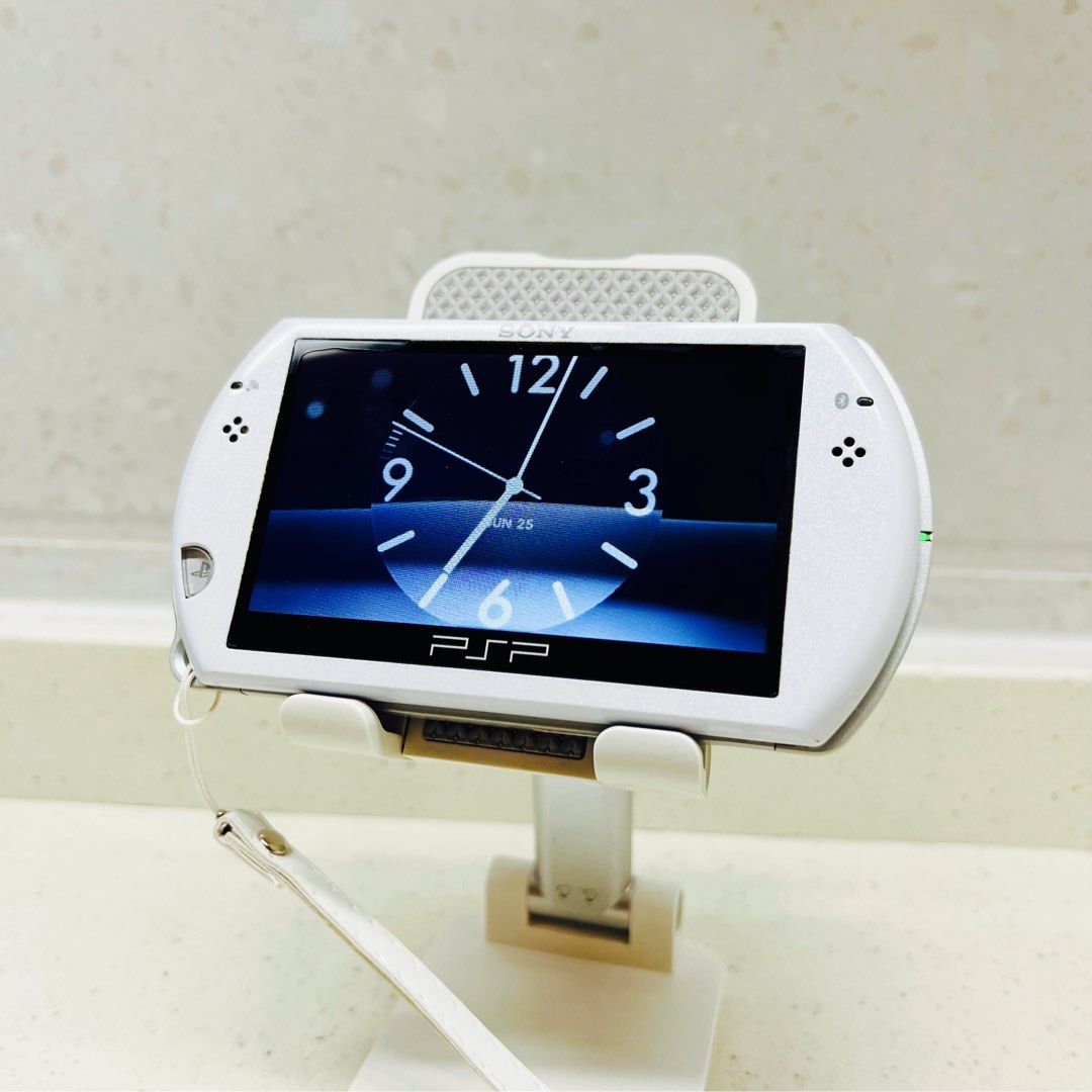 PSP-GO 白色16gb (另有黑色), 電子遊戲, 電子遊戲機, PlayStation