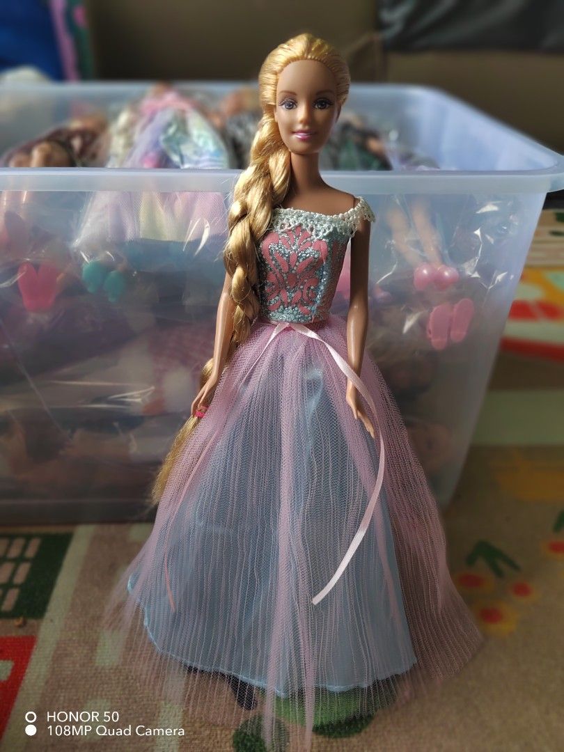 Rapunzel top barbie doll