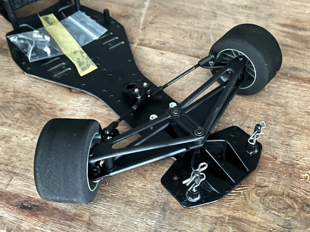F1 ラジコン TRG 112 付属品多数 - ホビーラジコン