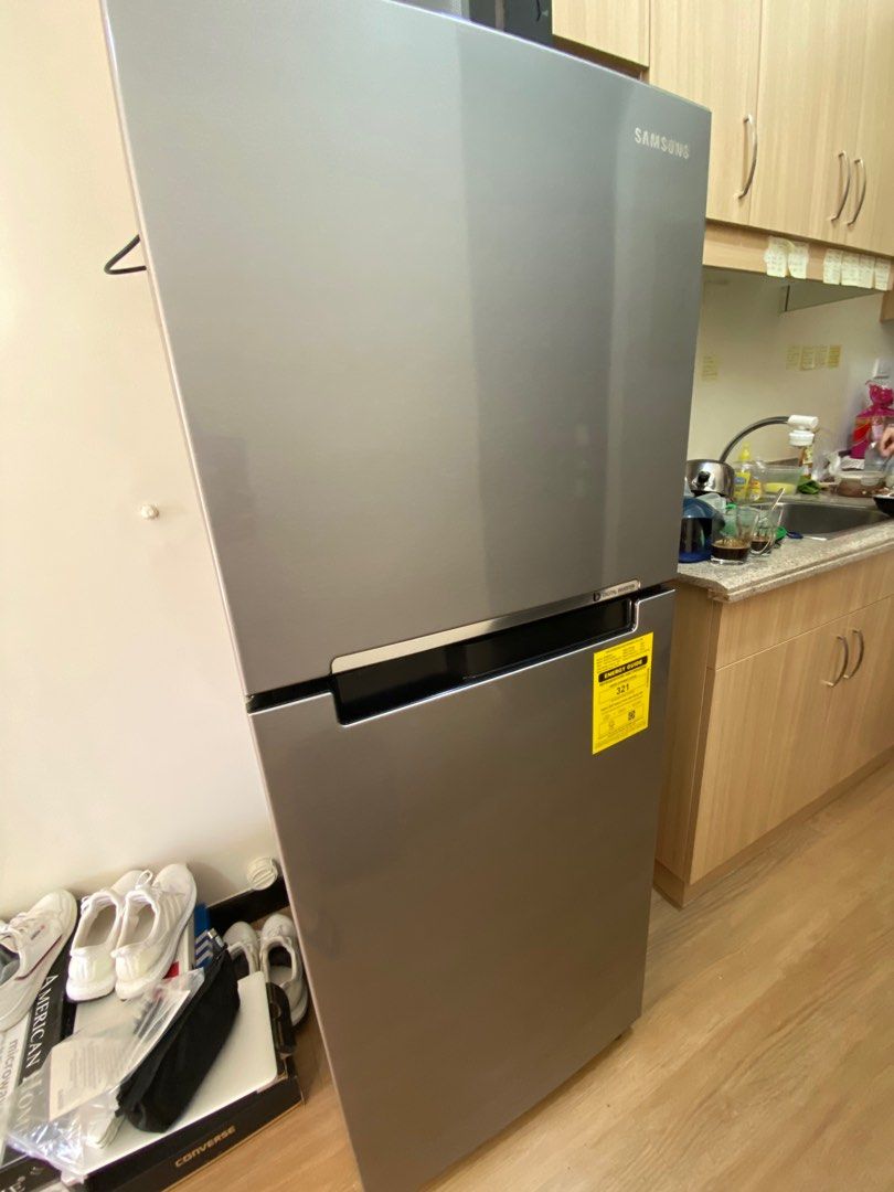 Samsung Refrigerator 7.4 cu. ft. Digital Inverter Two Door RT20FARVDSA