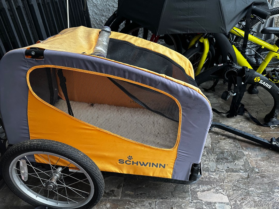 Schwinn pet trailer store