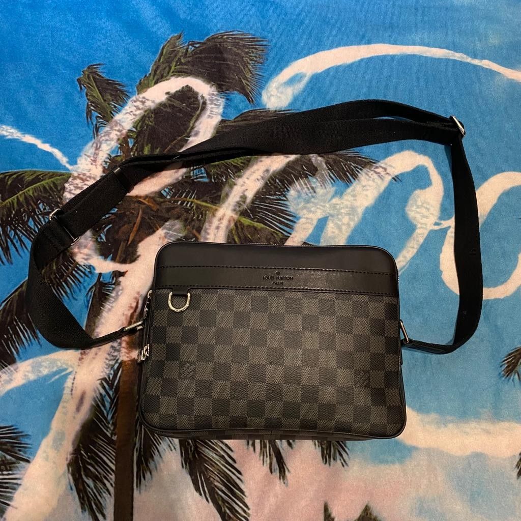 lV Sling LV Sling Louis viton, Fesyen Pria, Tas & Dompet , Tas Selempang di  Carousell