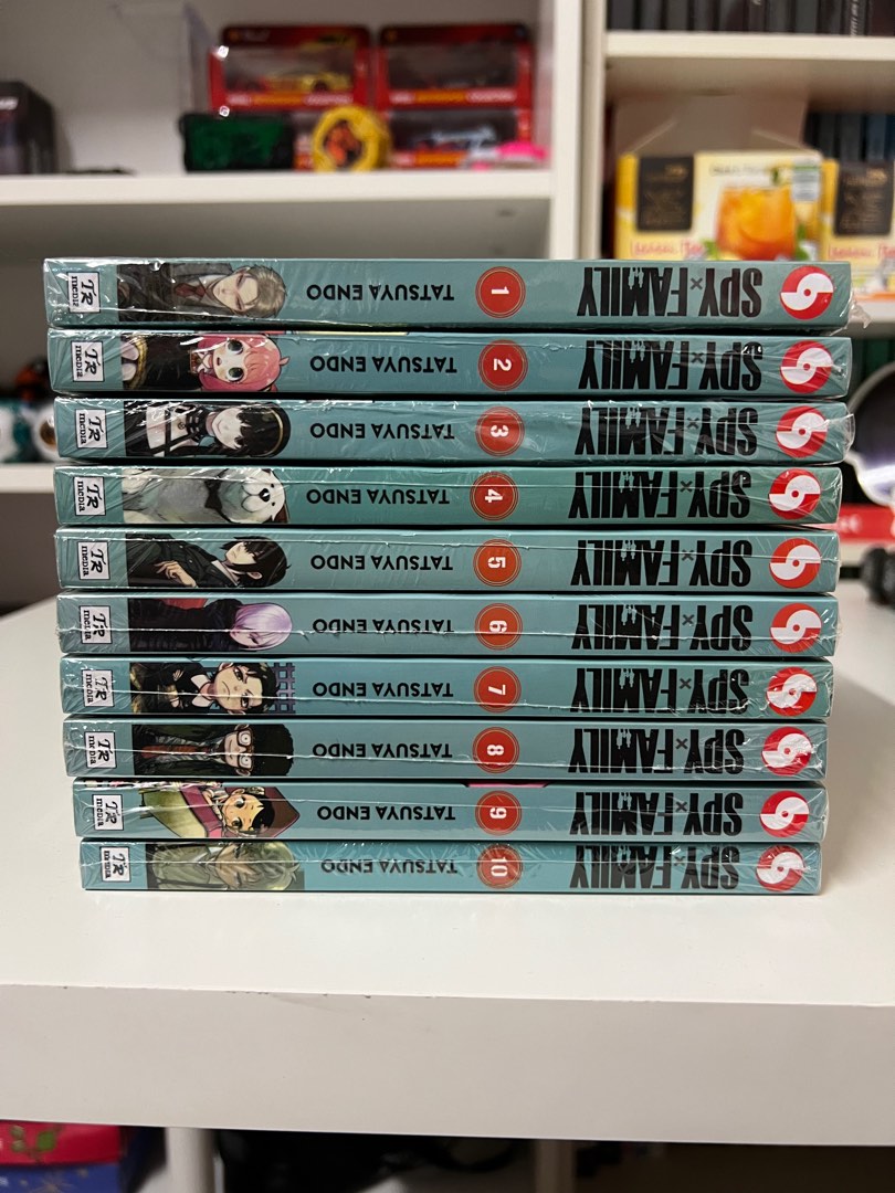 Spy X Family manga, Hobbies & Toys, Books & Magazines, Comics & Manga