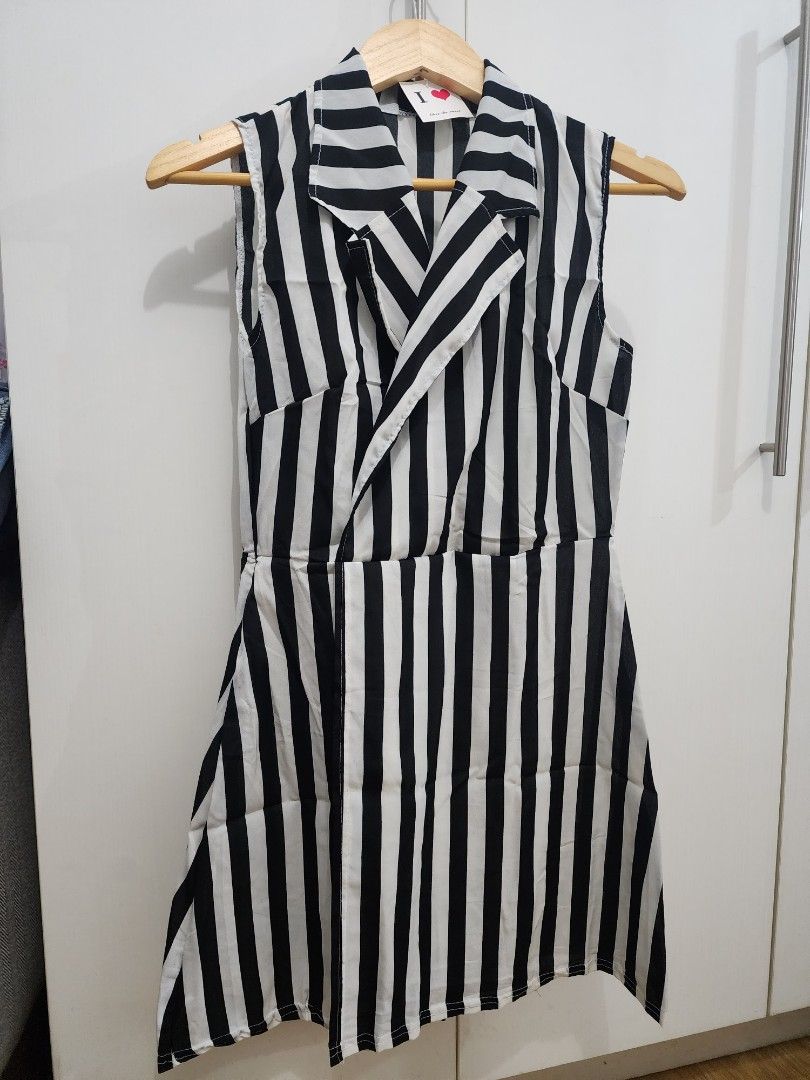 Stripes Vneck Dress (Category: Dresses) located in Makati City. Submitted by hellochaa (Listing ID 1249242821, Image 1). Description: Di pa nasusuot. Rfs: Decluttering Waist up to 28 in.