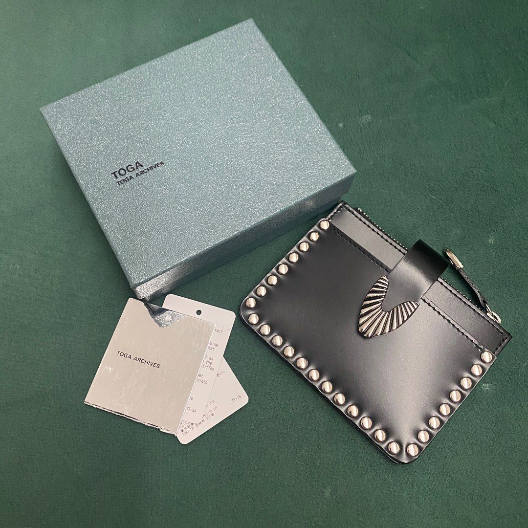 Toga Archives Studded Leather Wallet(L), 名牌, 手袋及銀包- Carousell