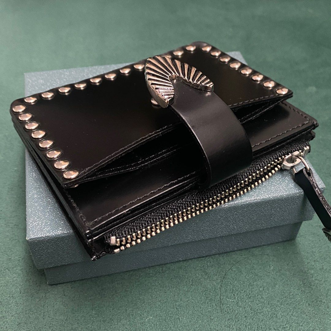 Toga Archives Studded Leather Wallet(L), 名牌, 手袋及銀包- Carousell