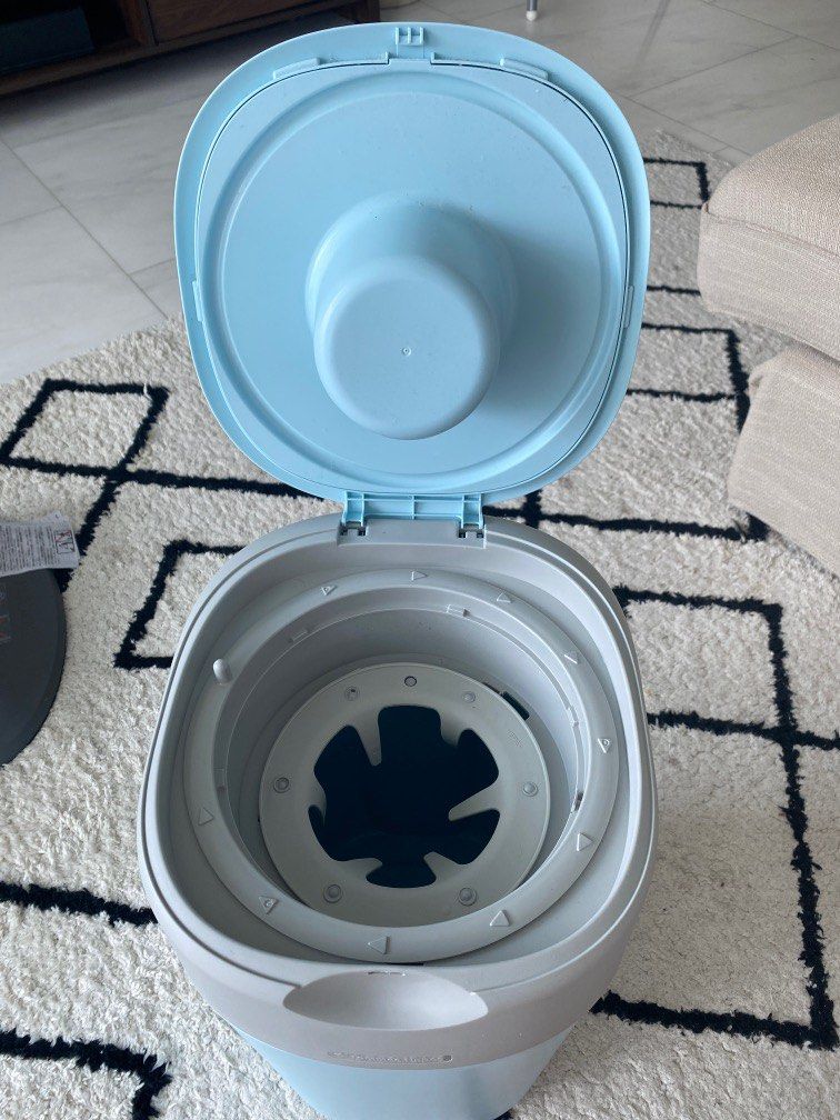 Tommee Tippee diaper bin + 6 refills, Babies & Kids, Bathing & Changing