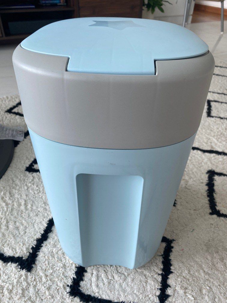 Tommee Tippee diaper bin + 6 refills, Babies & Kids, Bathing & Changing