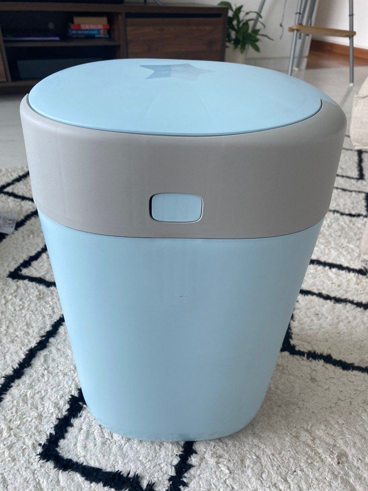 Tommee Tippee diaper bin + 6 refills, Babies & Kids, Bathing & Changing