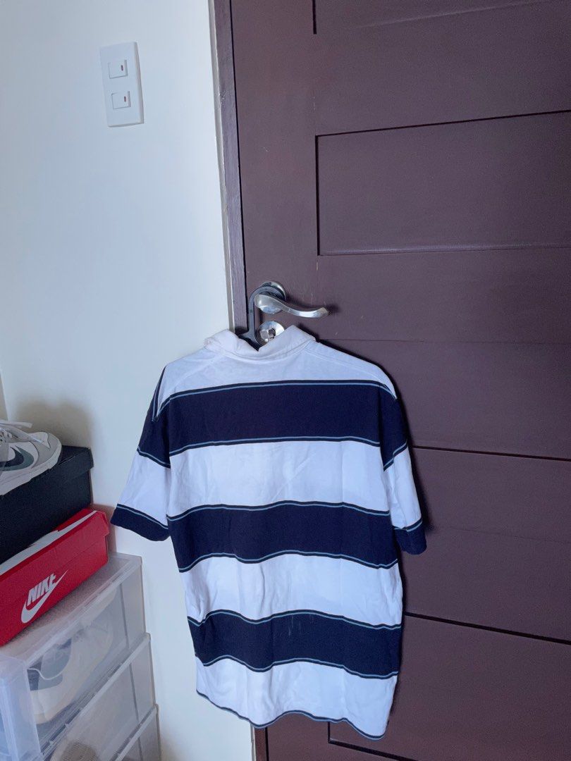Uni qlo polo shirt (Category: Tshirts & Polo Shirts ) located in Dagupan City. Submitted by seerr02 (Listing ID 1249096864, Image 2). Description: rfs: decluttering .