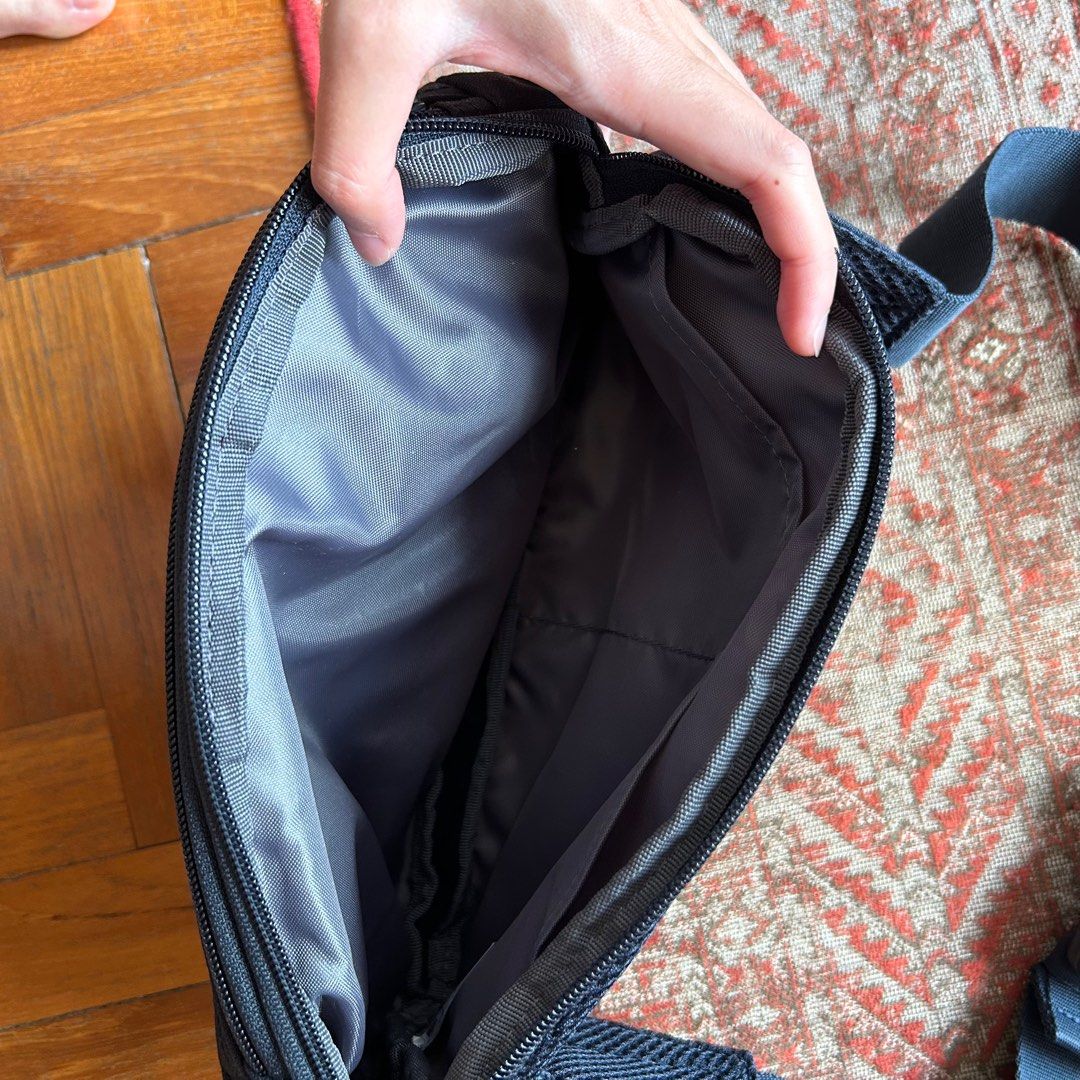 Uniqlo Navy Blue Fanny Pack, Men's Fashion, Bags, Belt bags, Clutches