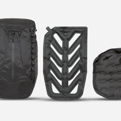 WANDRD Veer Packable Bag + Inflatable Camera Cube on Carousell