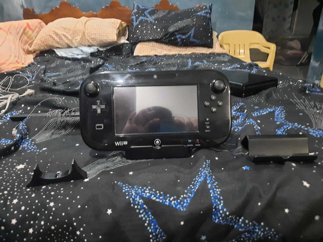 Working scratched Jailbroken Tiramisu Wii U Black 32Gb it comes with