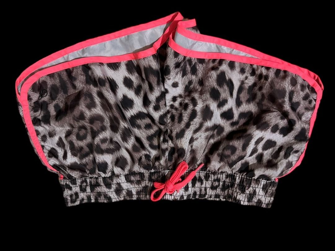 WORKOUT SWIMMING NYLON SHORTS (Category: Shorts) located in Makati City. Submitted by declutter_butter (Listing ID 1249127450, Image 1). Description: .