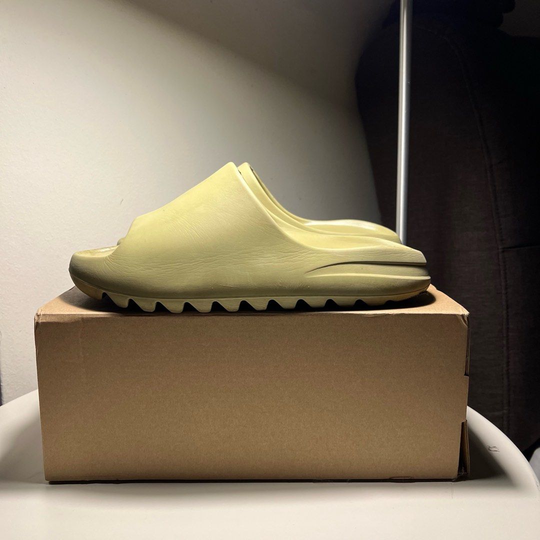 Yeezy slide 2025 resin on feet
