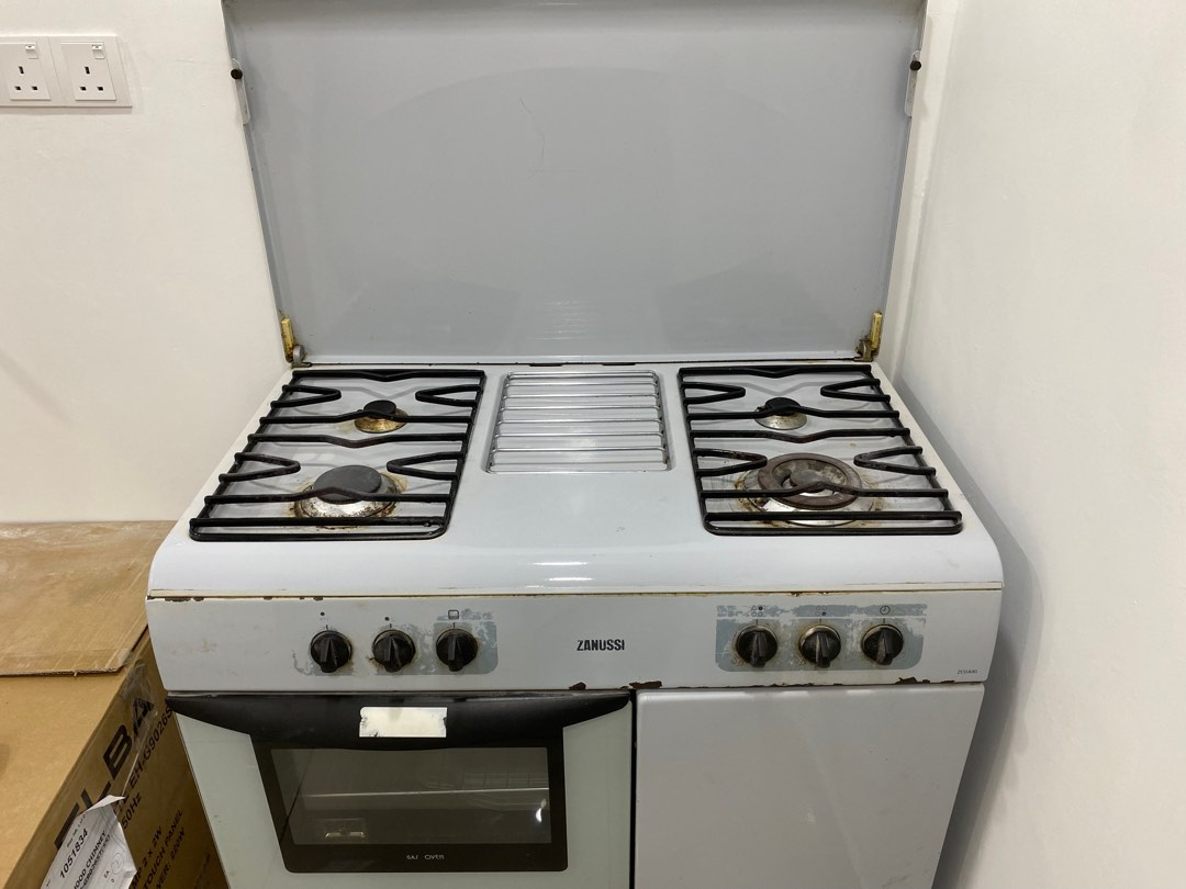Zanussi Gas Cooker, Furniture & Home Living, Kitchenware & Tableware ...