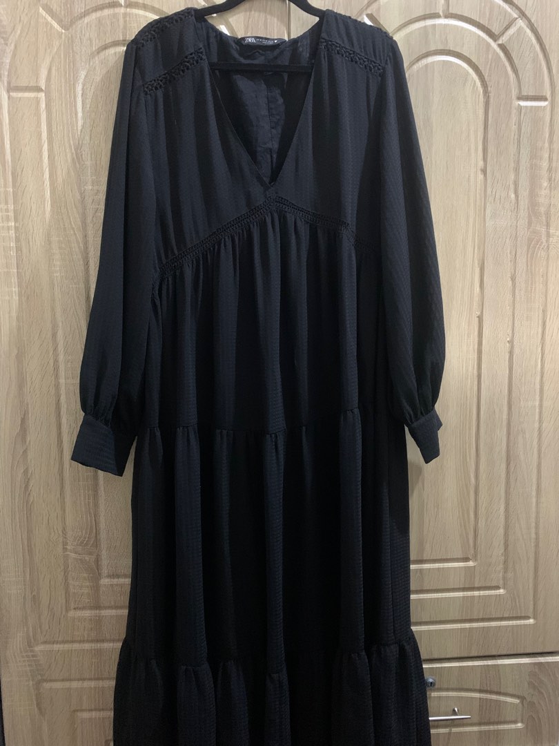 Zara Maxi Black Dress Flowy Off Shoulder Maxi Dress Sowairina ZARA Collection Vivo Zara Maxi Black Dress Flowy Off Shoulder Maxi Dress Sowairina ZARA Collection Vivo