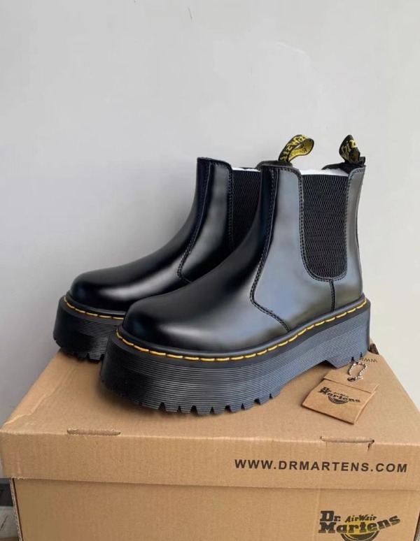 Dr marten quad chelsea boot sales