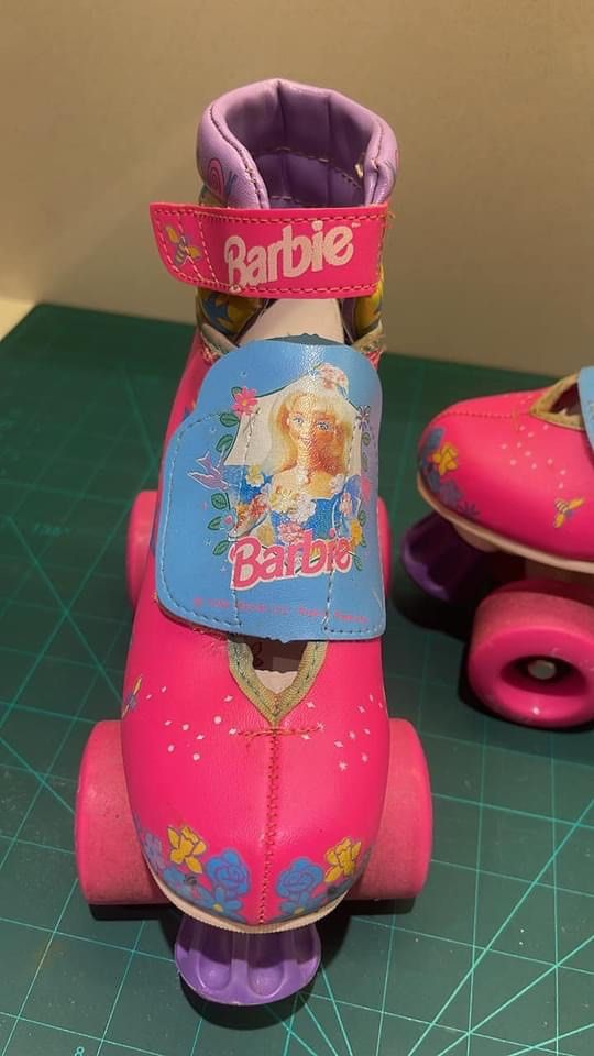 1995 Vintage Retro Barbie Roller Skate, Sports Equipment, Sports