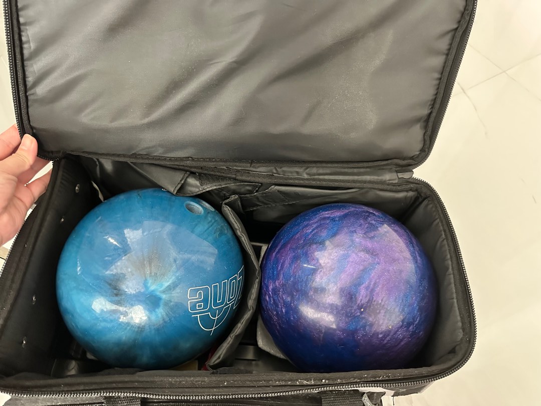 2 Bowling Balls with bag, Sports Equipment, Sports & Games, Billiards
