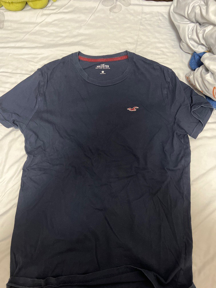 hollister navy t shirt