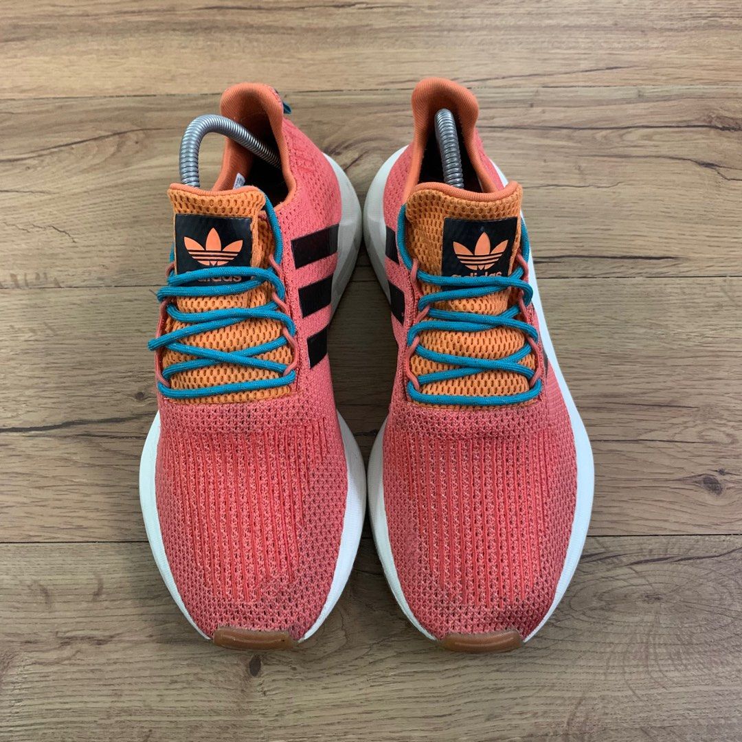 Adidas swift run orange 2025