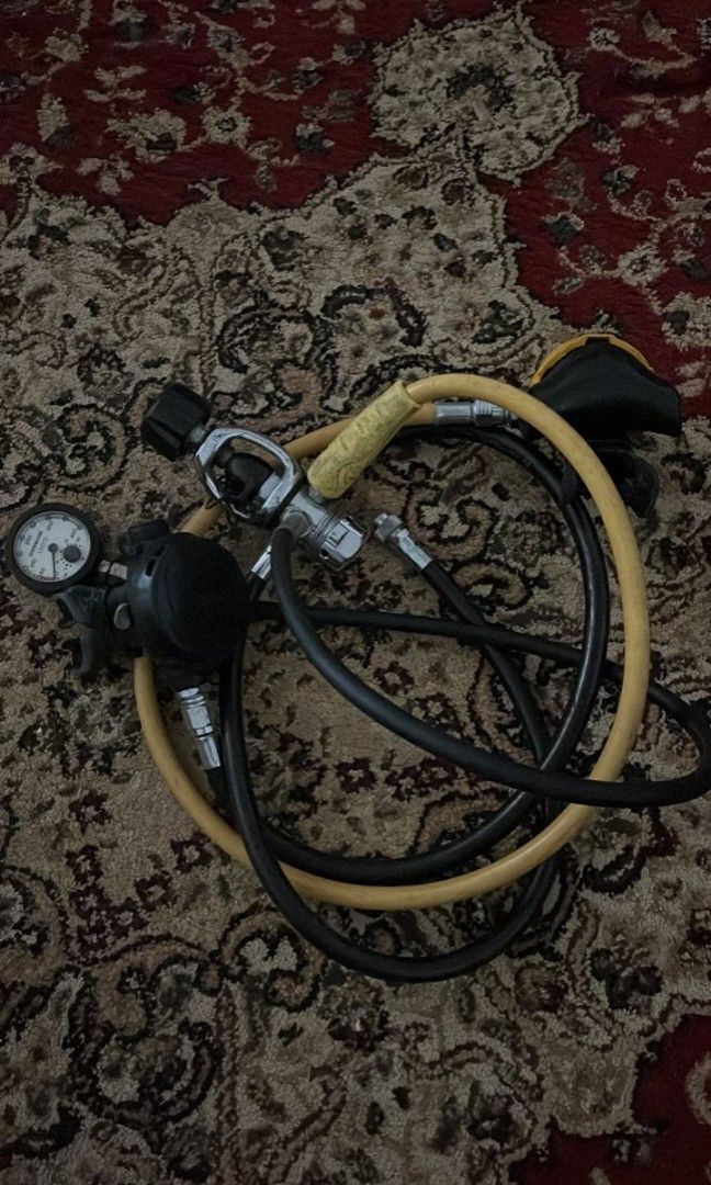 Aqualung Calypso Regulator Set, Sports Equipment, Sports & Games, Water