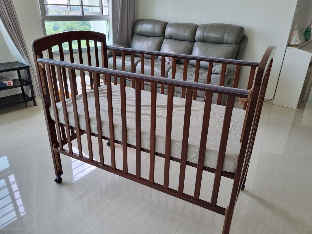 Baby cot, Solid wood baby cot, real wood baby cot, wooden baby cot