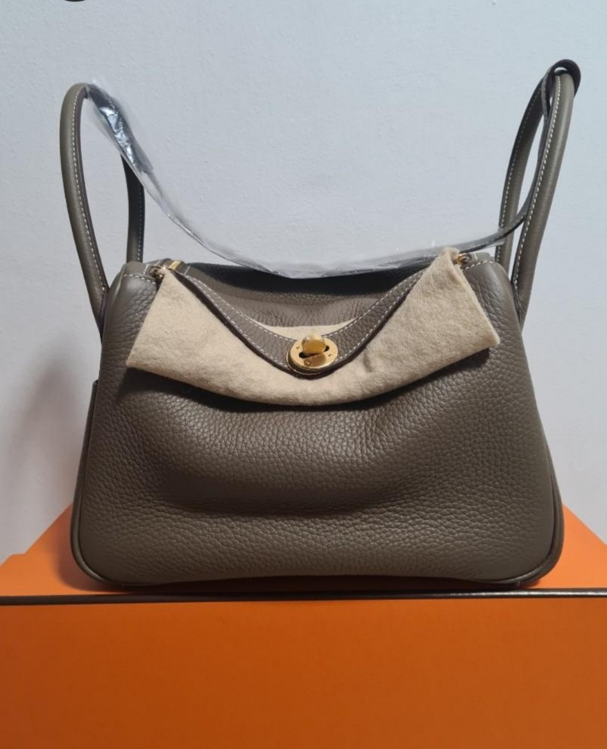 Hermes Lindy Taurillon Clemence 26 Etain in Calfskin Leather with