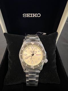(Category: ) located in . Submitted by p.selectionwatches (Listing ID 1249280608, Image 1). Description: .