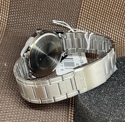 Casio MTP V005D 2B5 Standard Analog Stainless Steel Bracelet Men s