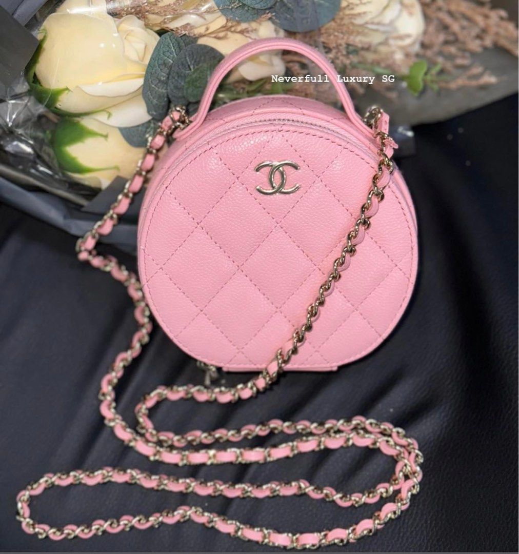 NWT! 💕22C CHANEL Pink Circle Round Handle Vanity 💕Grained Gold