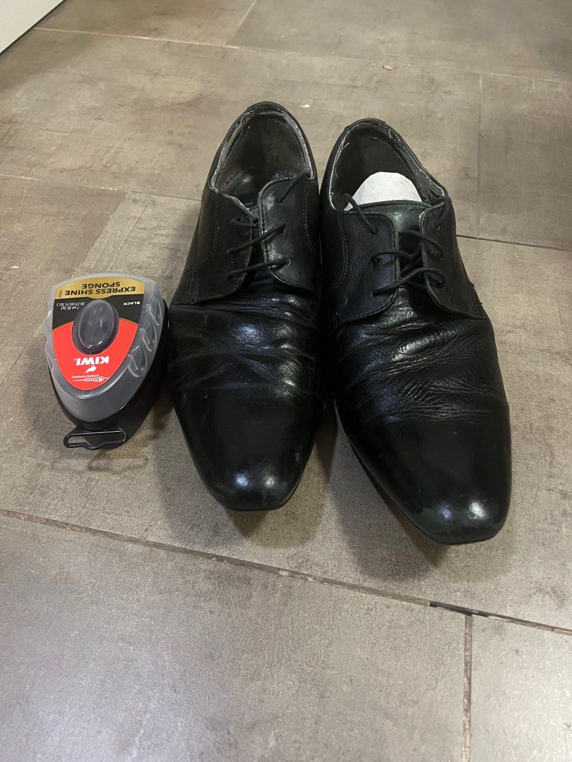 Clarks Shoes UK Size 9 with Kiwi Express Shine Sponge