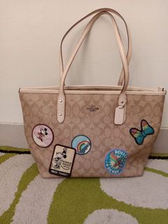 NWT COACH City Tote In Signature Canvas With Varsity Motif CB869  Im/Brown/Chalk