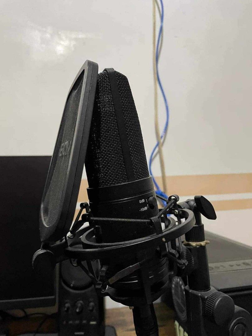 Condenser mic and audio interface on Carousell