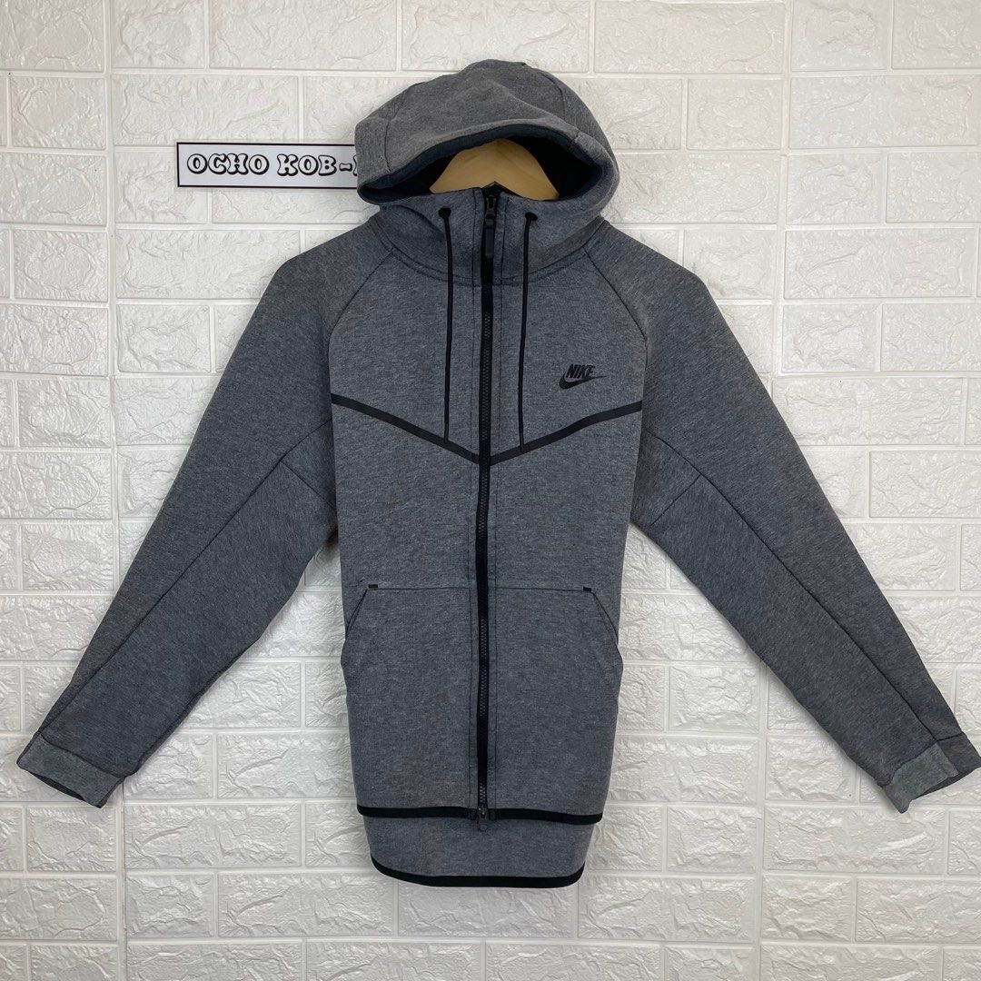 dark gray nike tech fleece