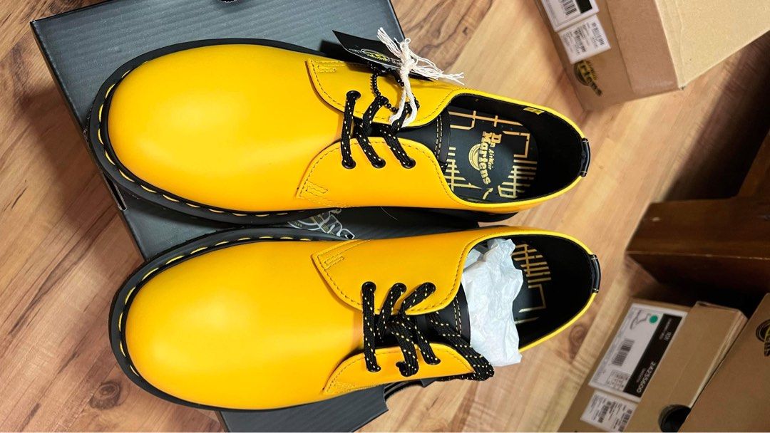 Dr Martens Men s Fashion Footwear Casual shoes on Carousell